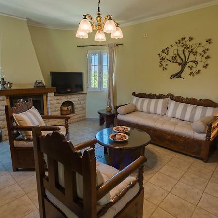 Villa Antia Metaxata Luaran gambar