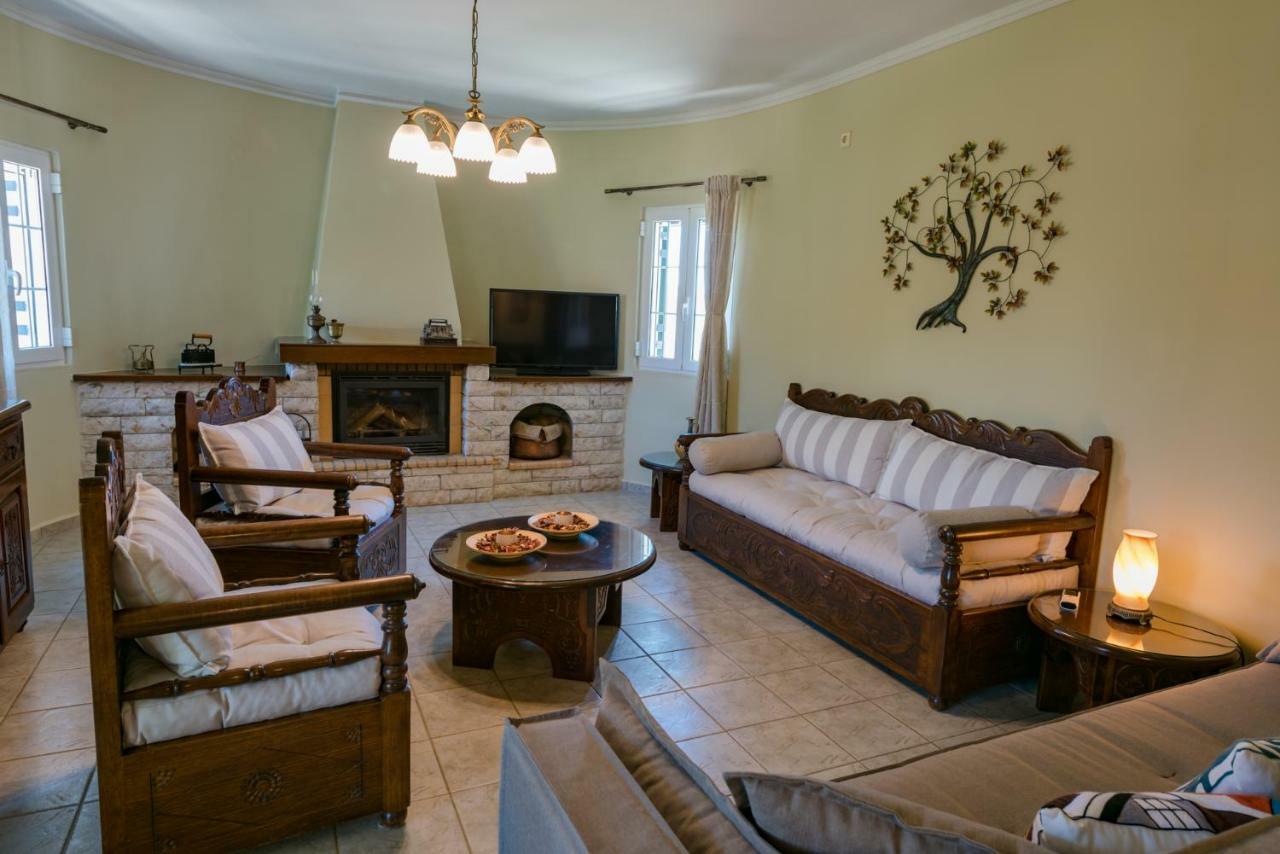 Villa Antia Metaxata Luaran gambar